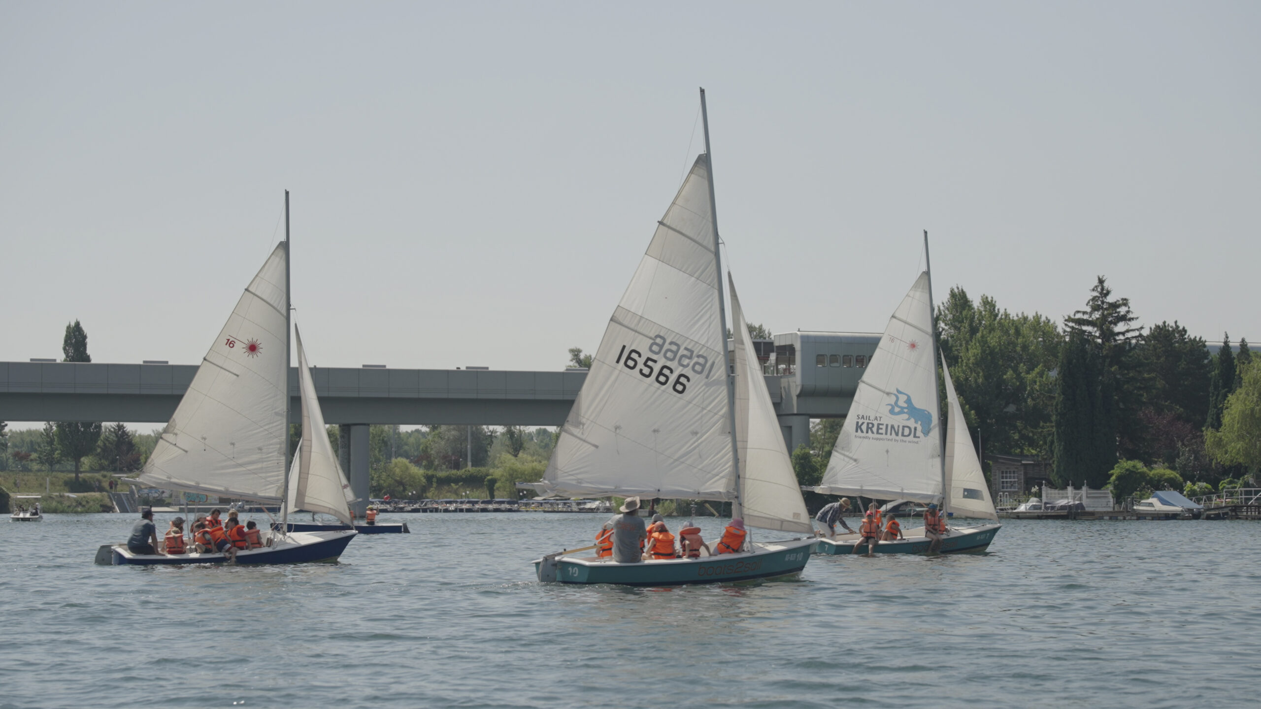 SEENLAND_WIEN_PF_06_Segelboote der Segelschule Hofbauer_Alte Donau